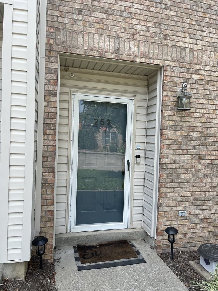 3175 Kirklevington Dr #252 - Photo 3 of 18