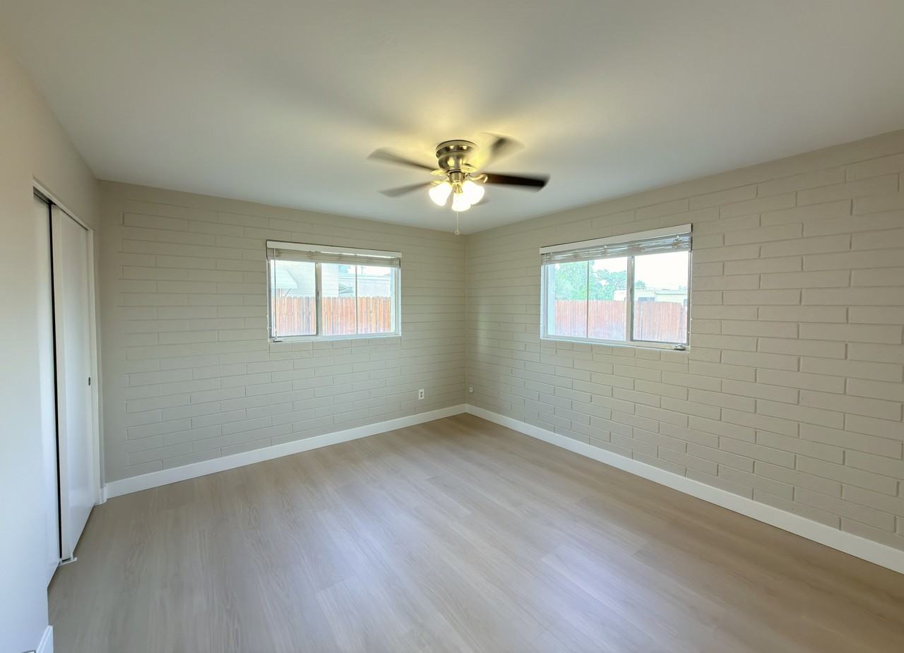 11403 N 112th Ave #NA - Photo 5 of 10