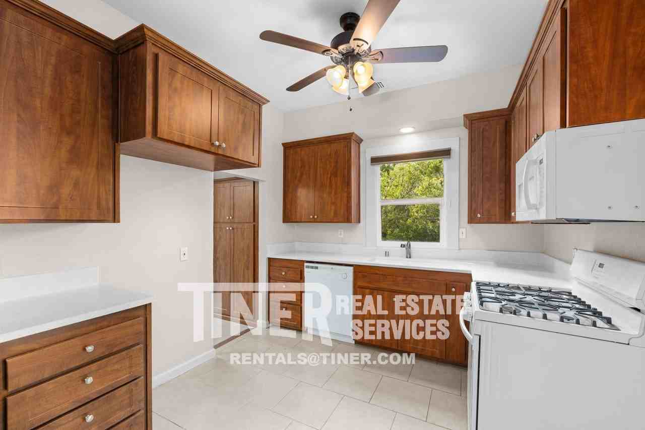 603 Mormon St - Photo 2 of 37