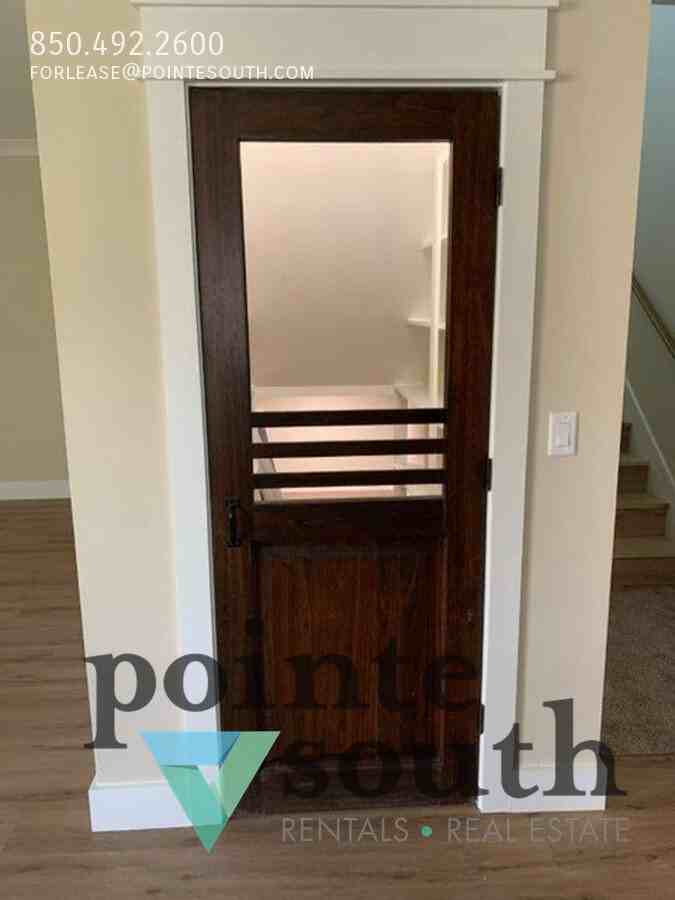 817 Willow St - Photo 4 of 25