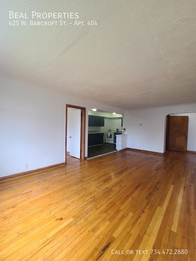 425 W Bancroft St #404 - Photo 3 of 18