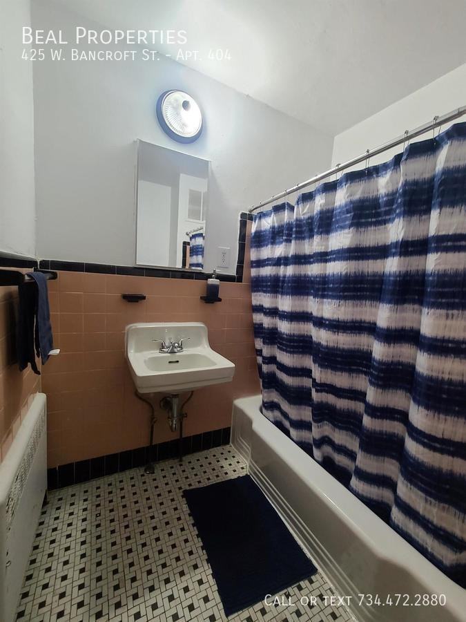 425 W Bancroft St #404 - Photo 5 of 18