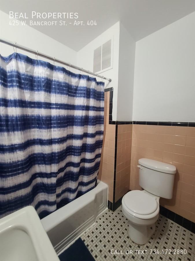 425 W Bancroft St #404 - Photo 6 of 18
