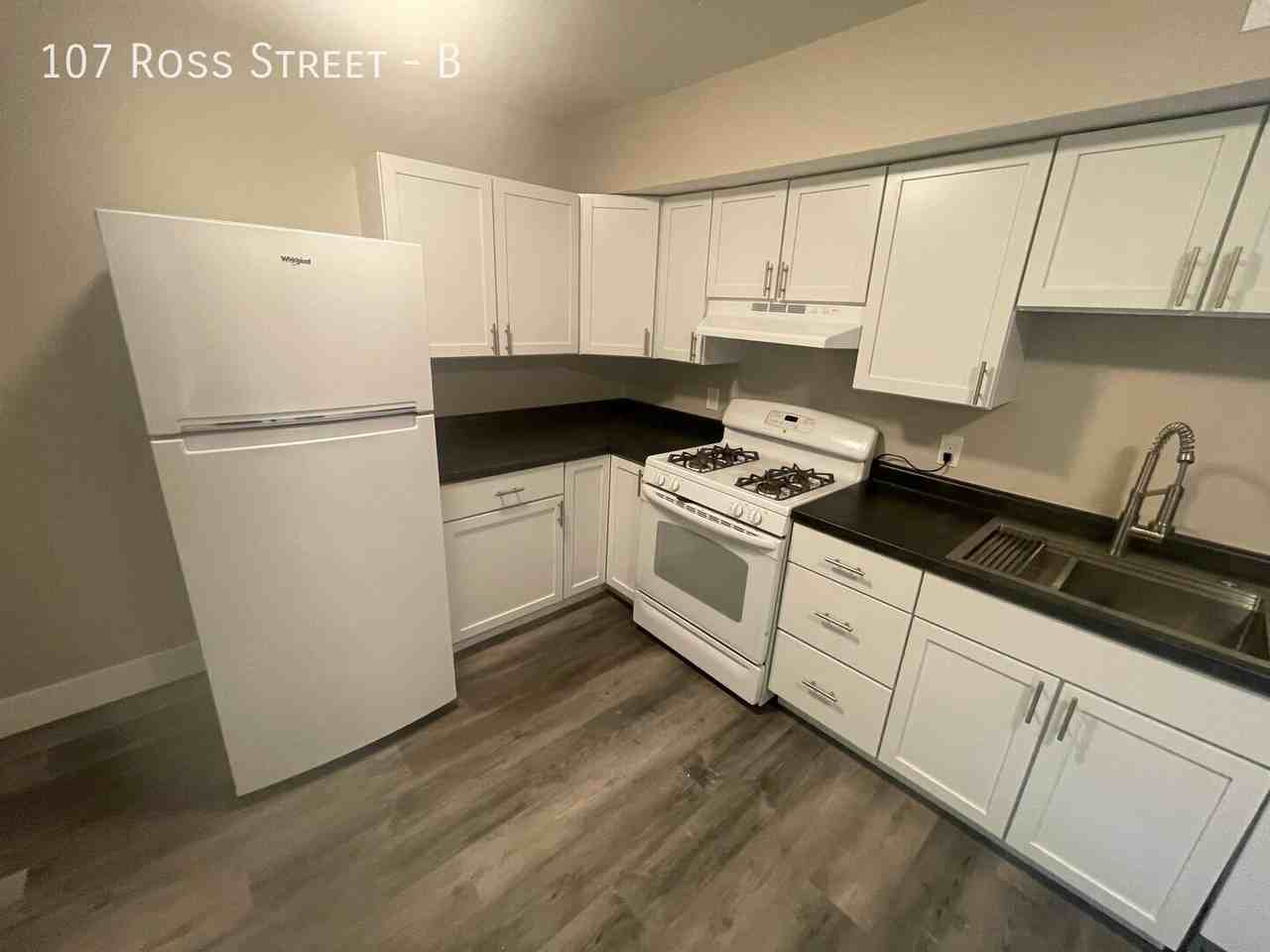 107 Ross St #B - Photo 6 of 25