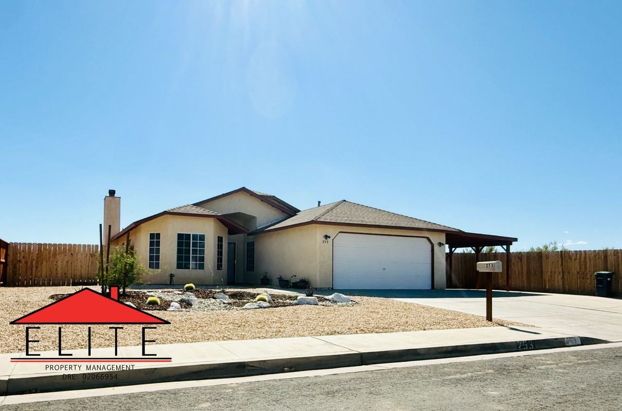 253 W Mariposa Ave - Photo 2 of 22