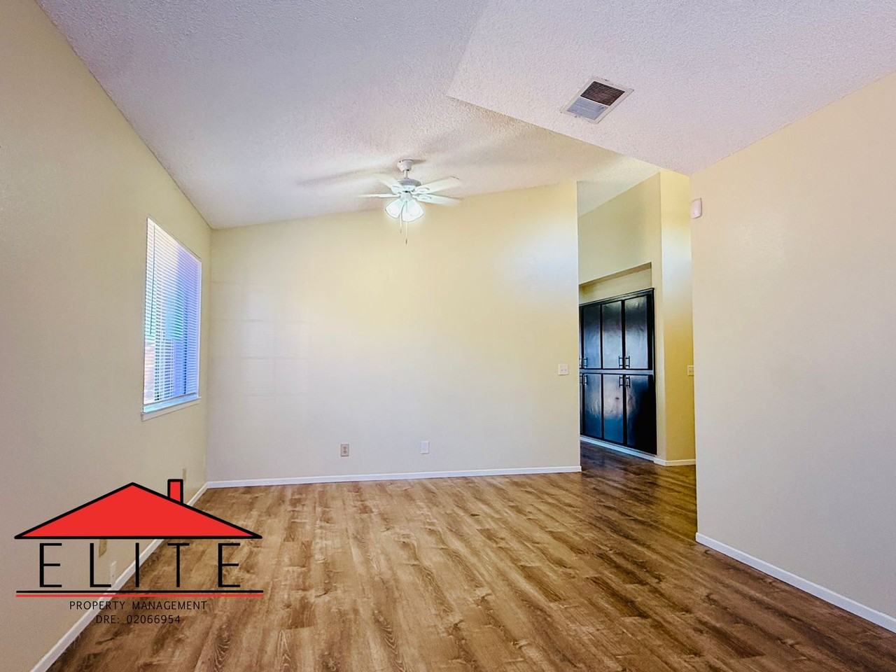253 W Mariposa Ave - Photo 4 of 22