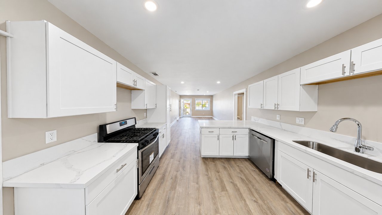 4860 Art St - Photo 4 of 20
