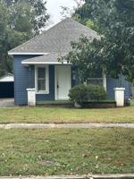 featured image of 619 W Forest St