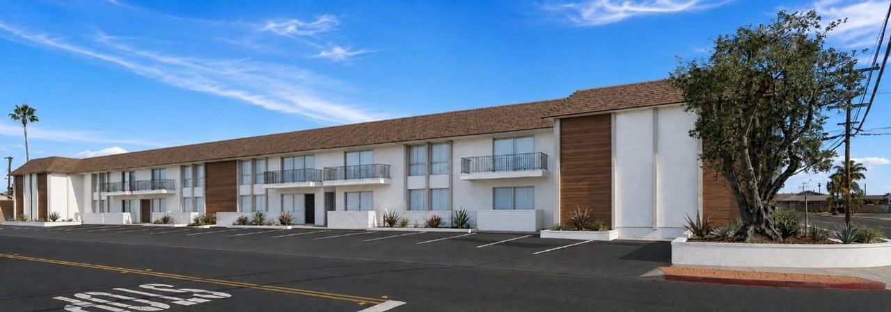 Beautifully Renovated 1 and 2 bedrooms with In - Photo 5 of 6