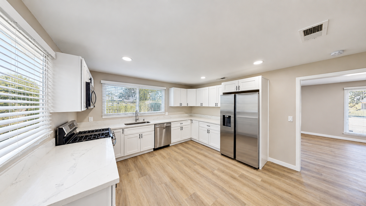 5005 La Dorna St - Photo 6 of 18