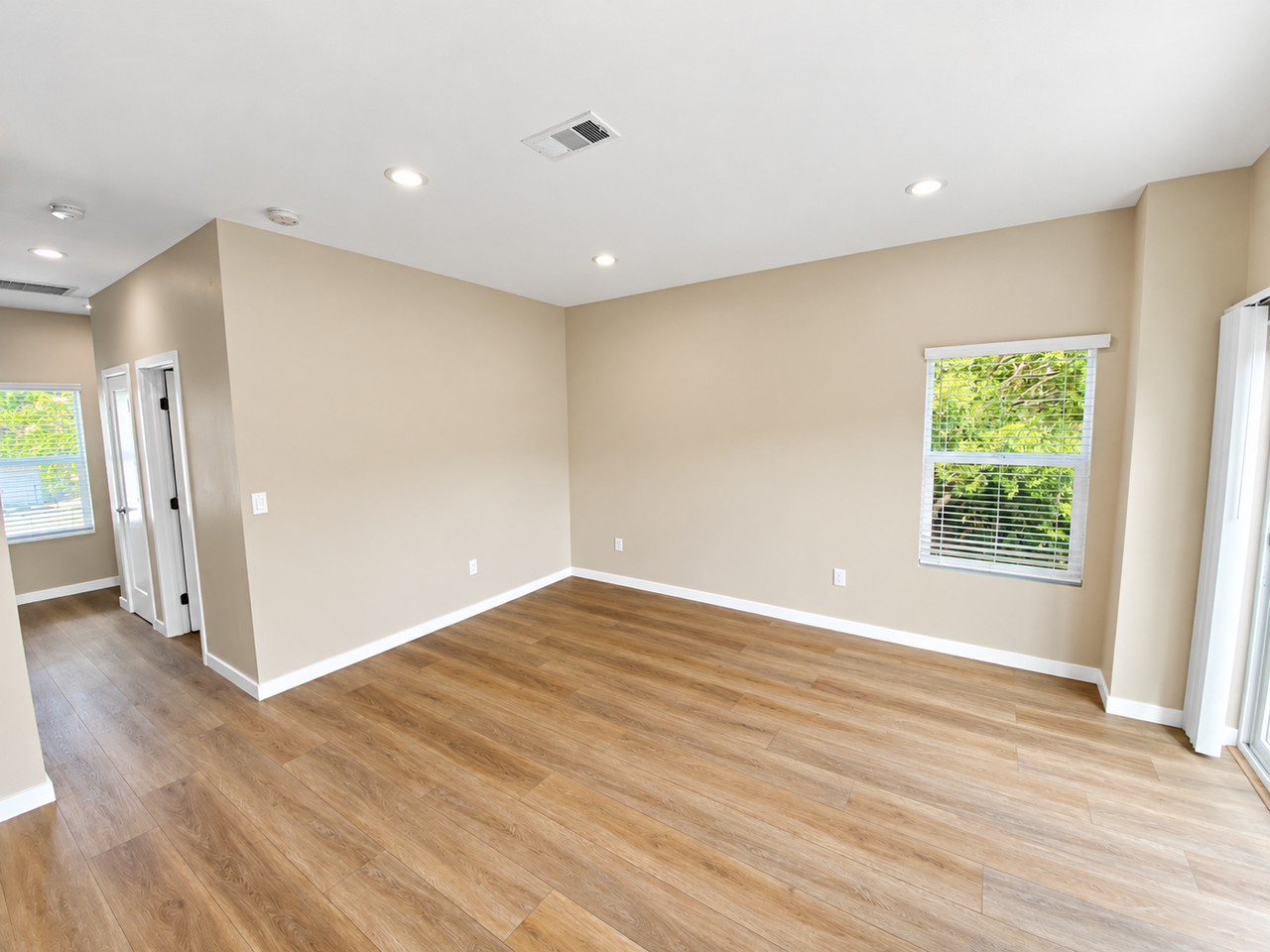5409 Baja Dr - Photo 5 of 15