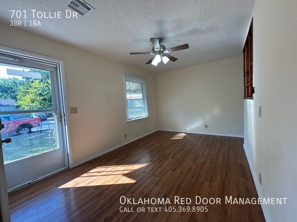 701 Tollie Dr - Photo 5 of 27