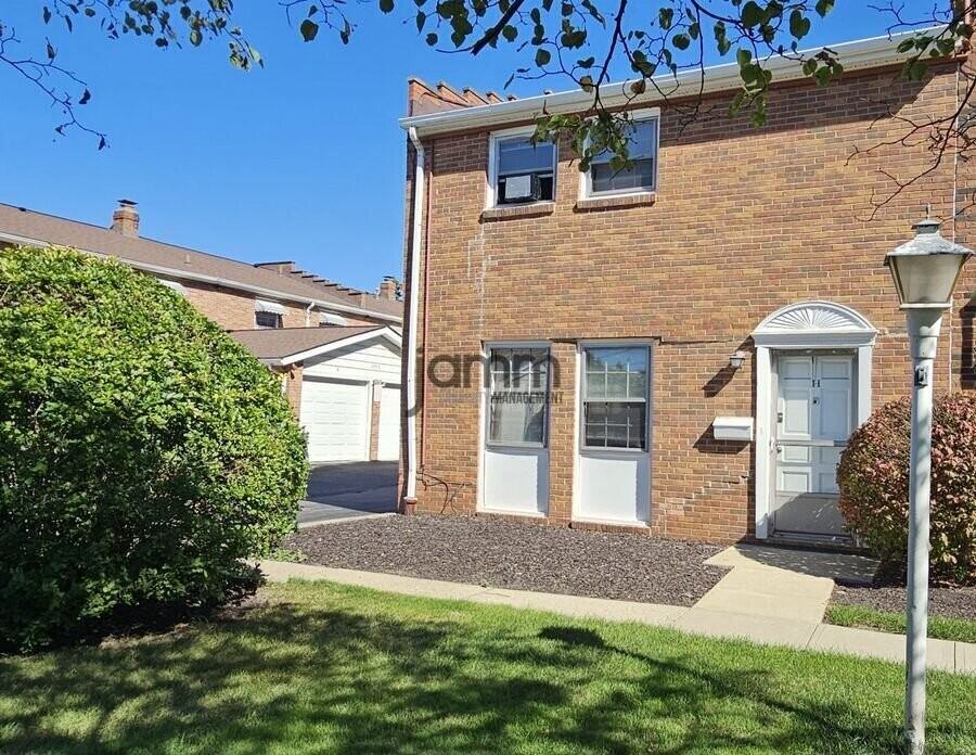 24496 Clareshire Dr #9H - Photo 4 of 24