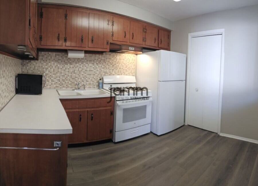 24496 Clareshire Dr #9H - Photo 6 of 24