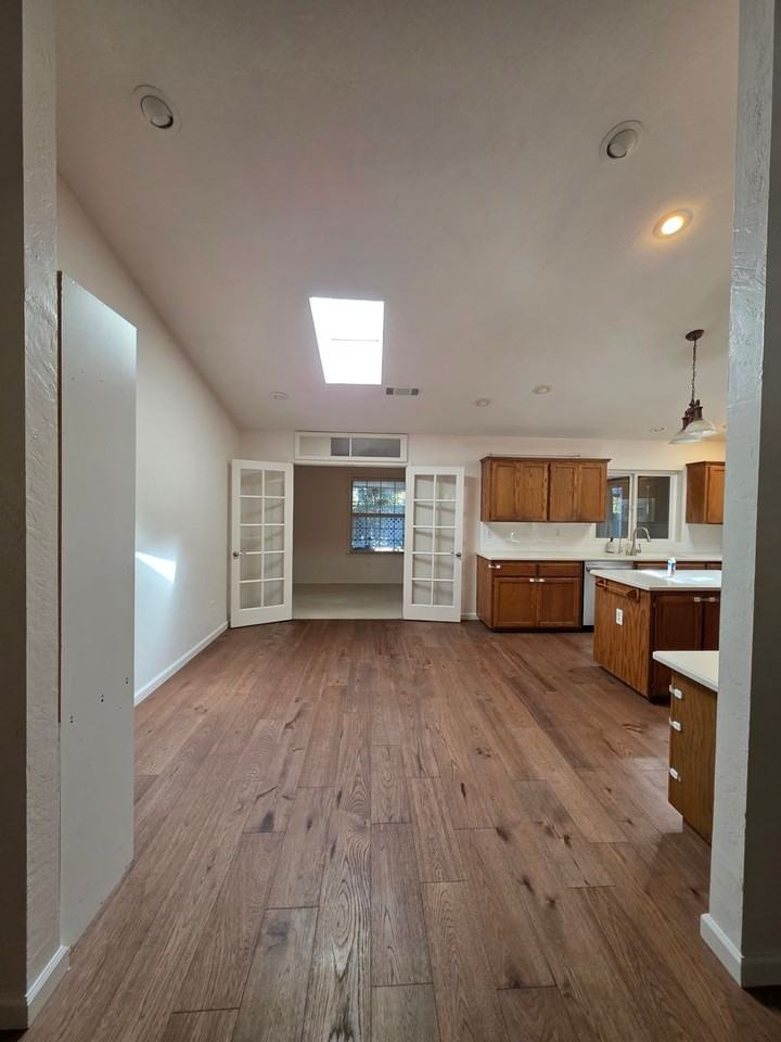 2828 S Court St - Photo 2 of 11