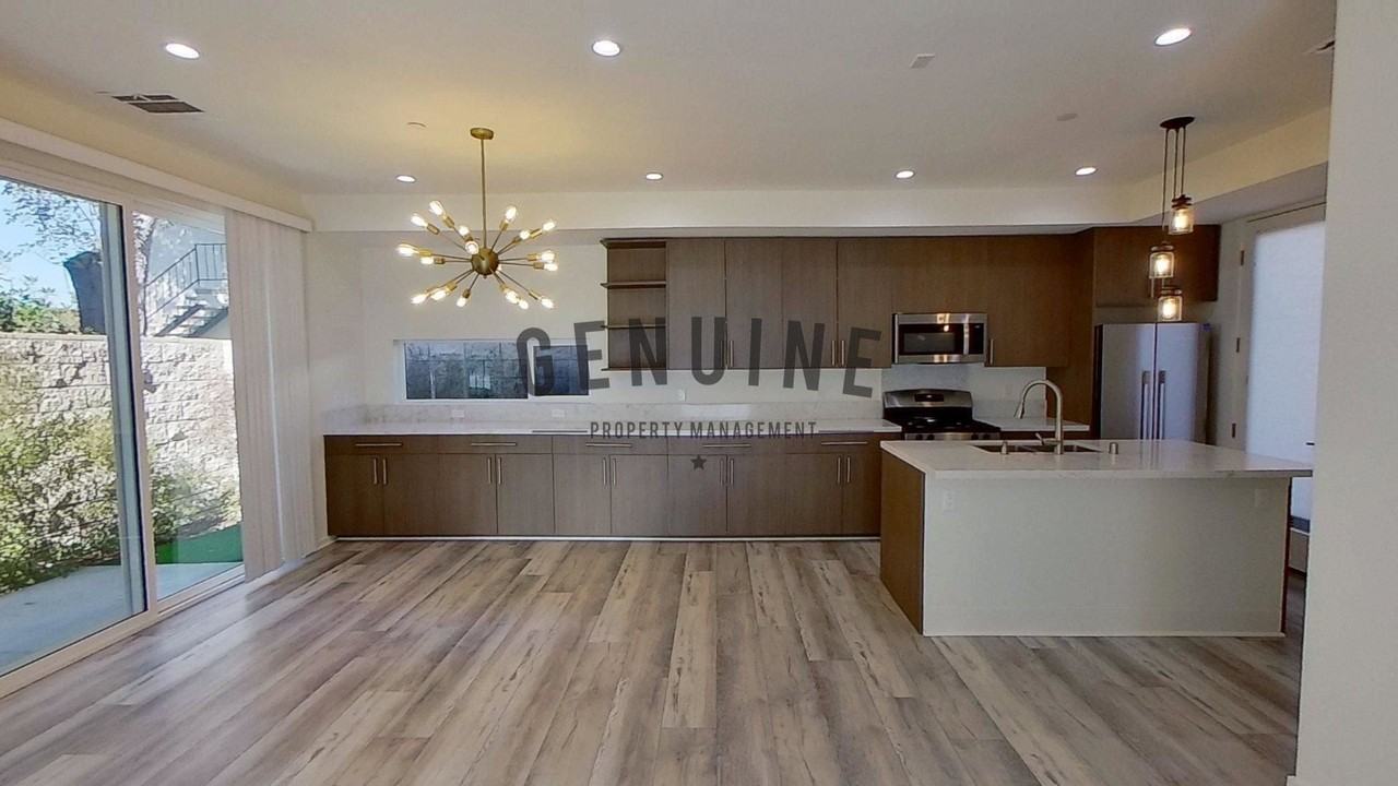 734 Lynn Ct - Photo 4 of 32