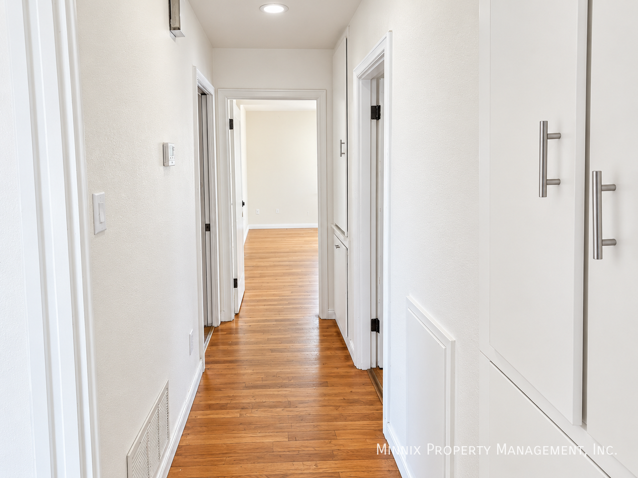 2422 33rd St - Photo 5 of 8