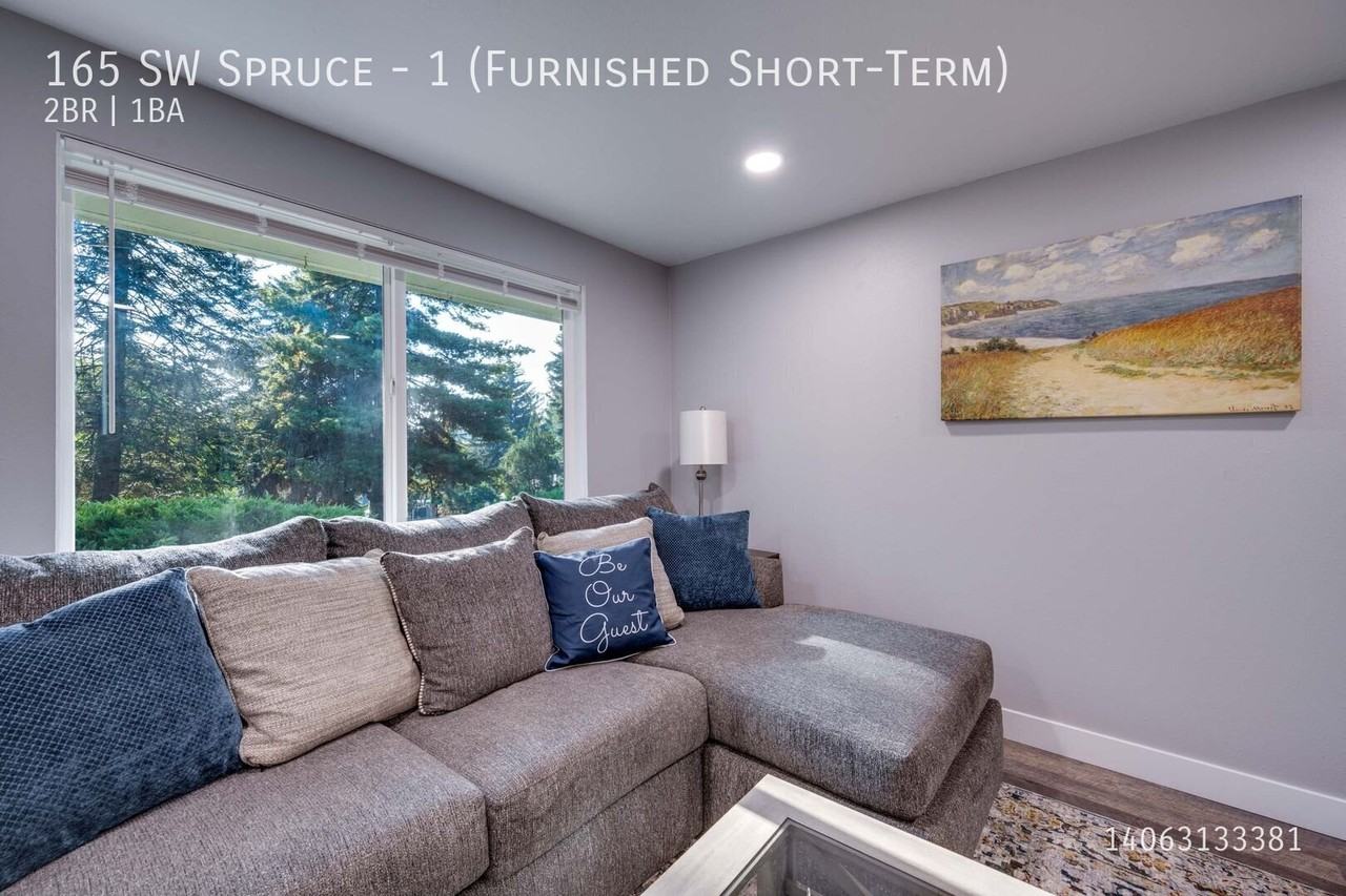 165 Sw Spruce St - Photo 5 of 16
