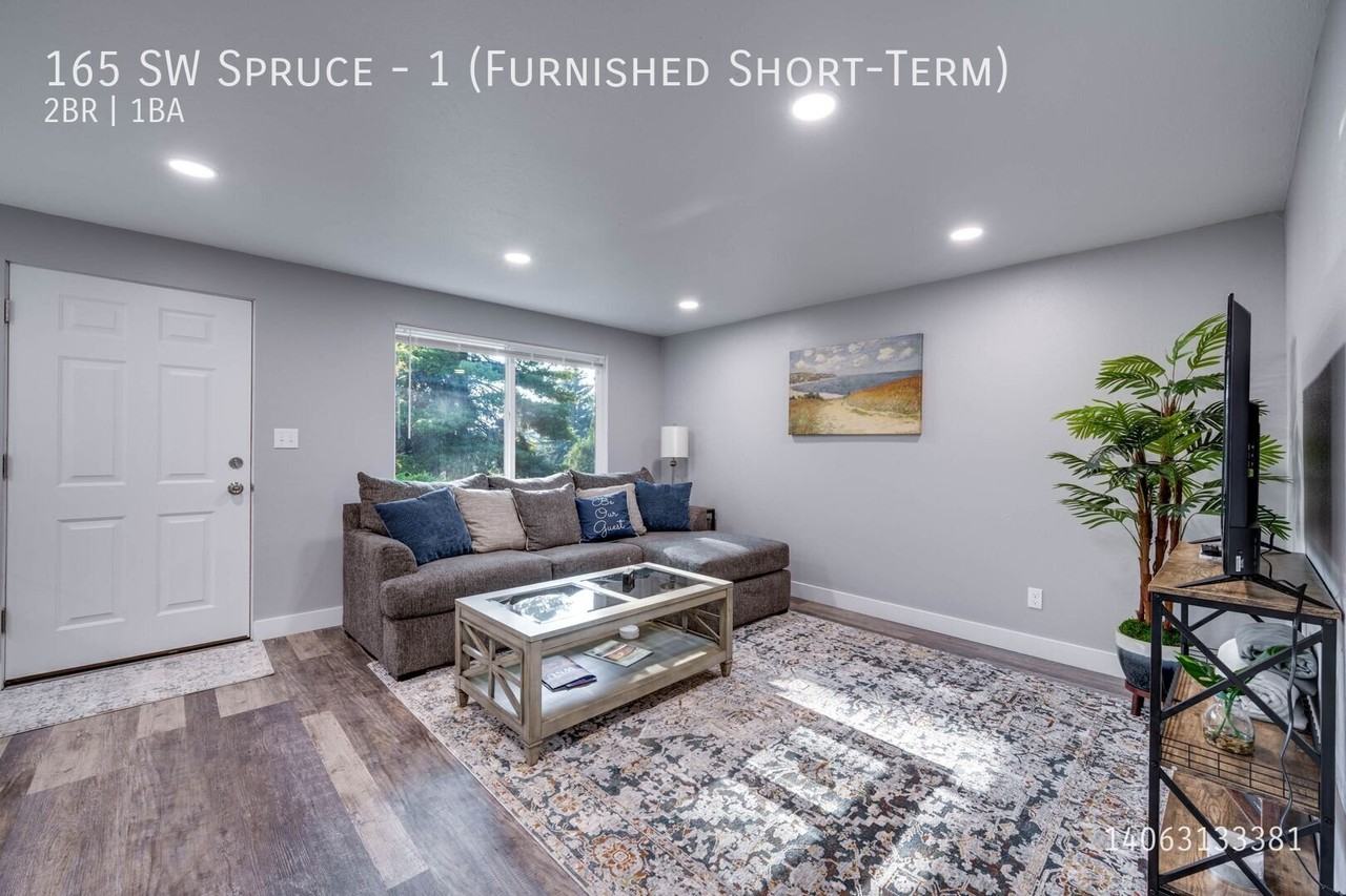 165 Sw Spruce St - Photo 7 of 16