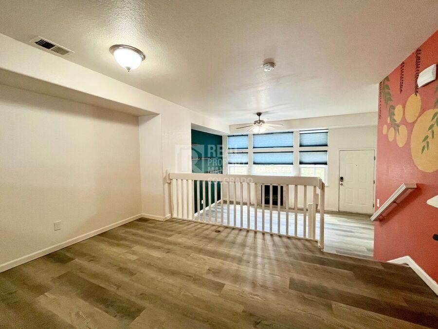 12027 Leyden St - Photo 5 of 15