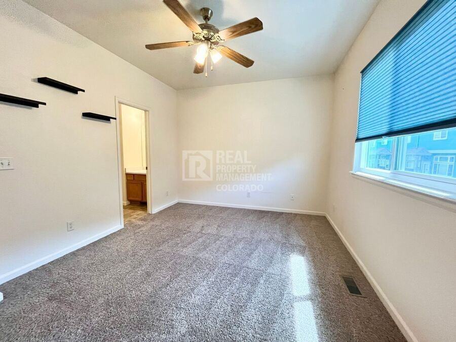 12027 Leyden St - Photo 6 of 15