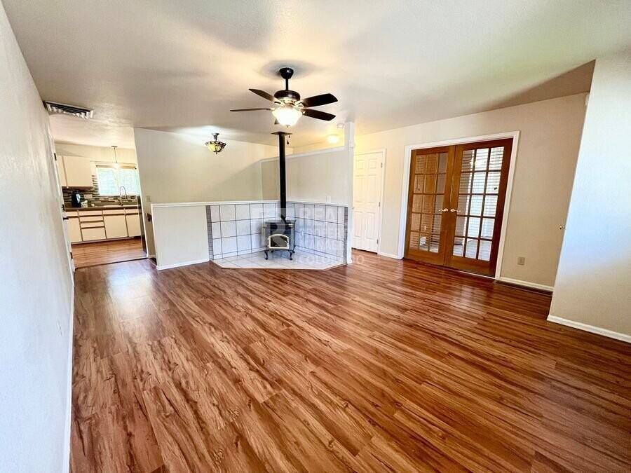3809 N Hancock Ave - Photo 4 of 46