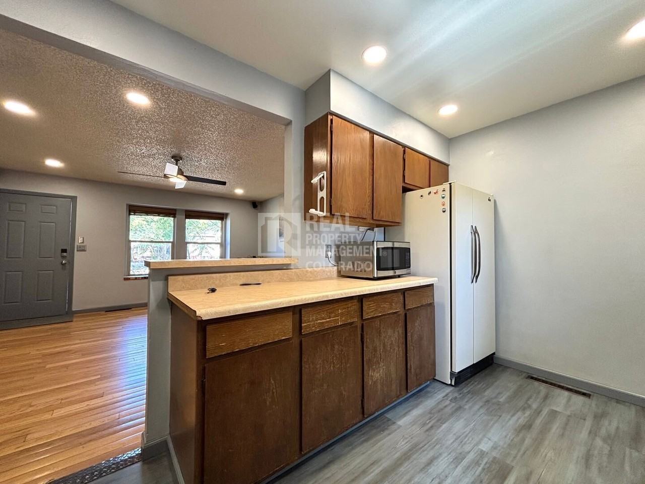 407 W Polk St - Photo 5 of 14