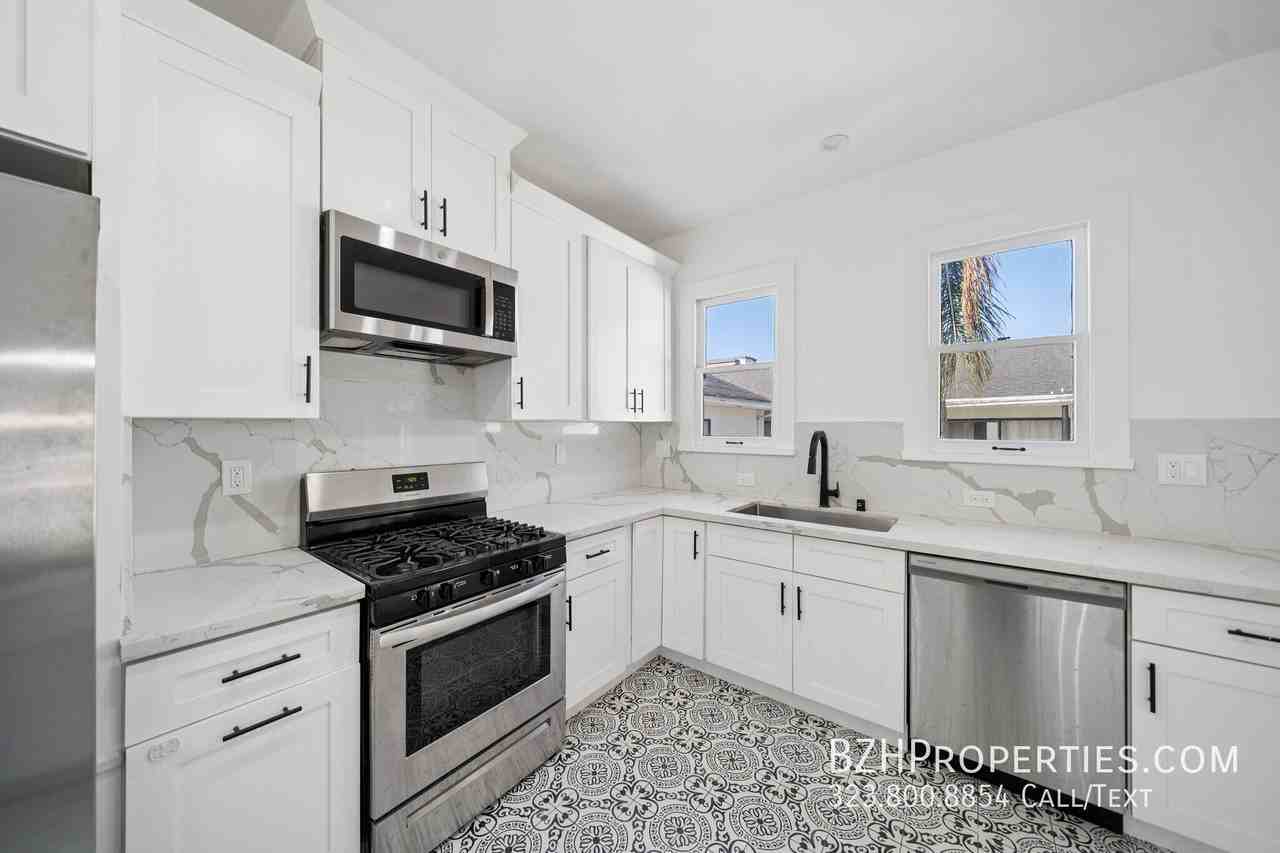 643 1/2 S Cloverdale Ave - Photo 6 of 29