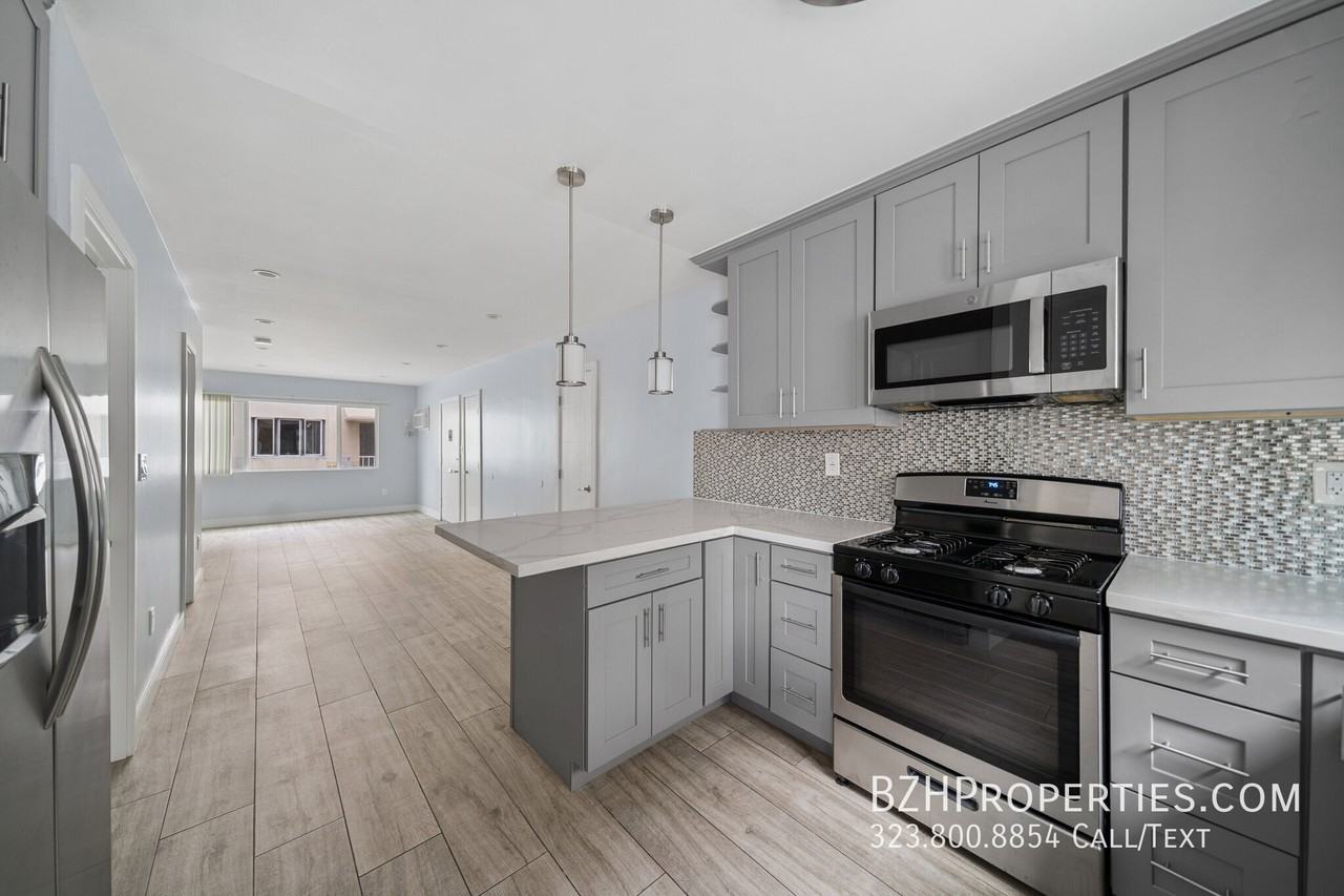 5341 Vantage Ave #3B - Photo 5 of 19