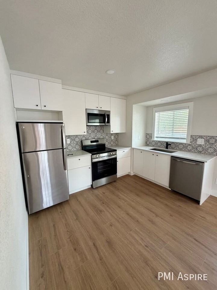 5513 W Mississippi Ave #2 - Photo 2 of 17