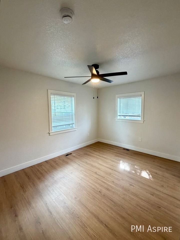 5513 W Mississippi Ave #2 - Photo 7 of 17