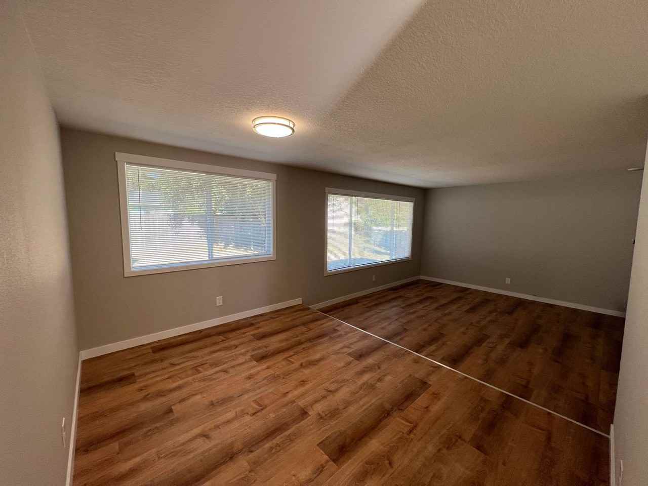 14520 Ne 74th St - Photo 4 of 28