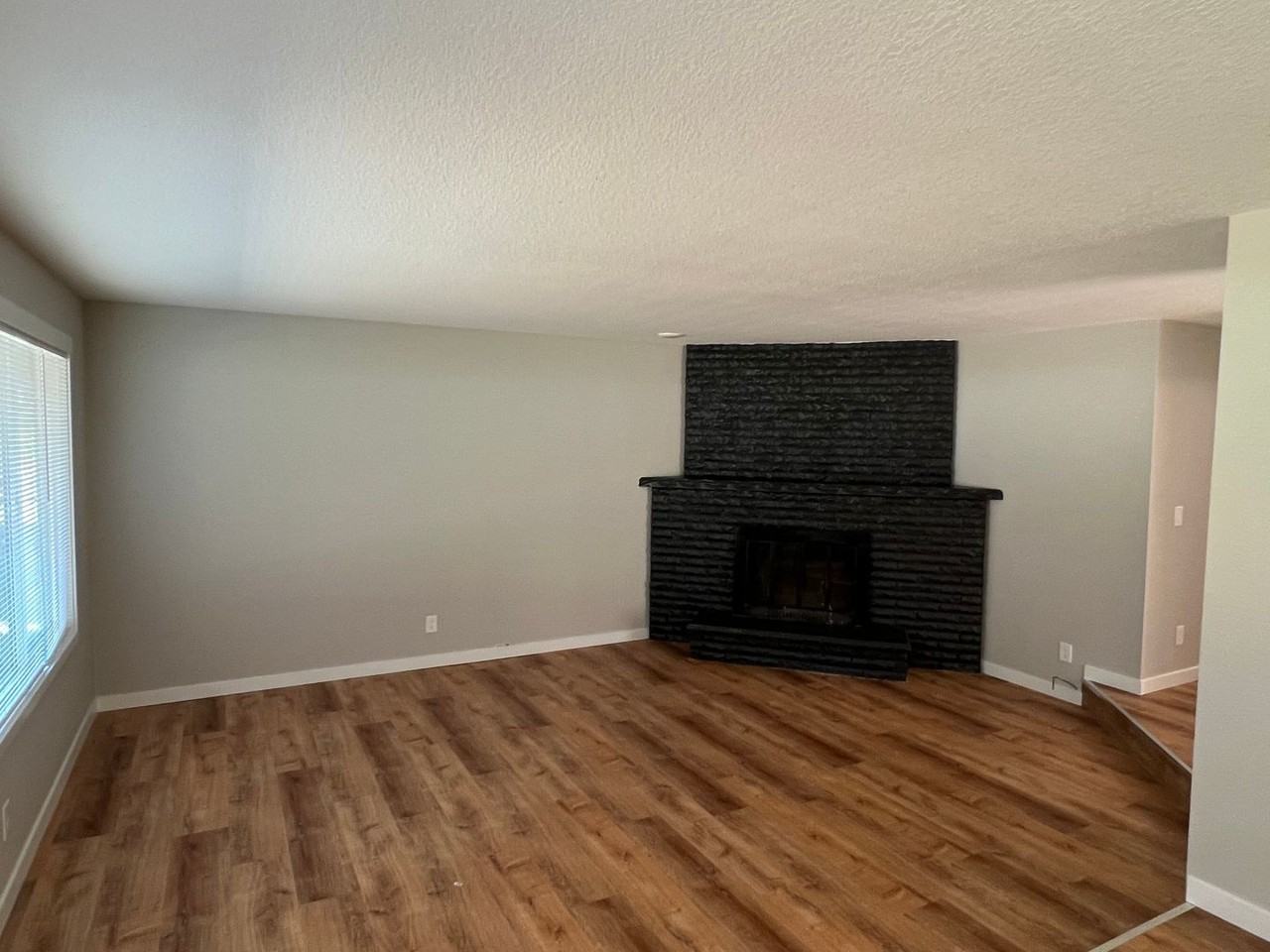 14520 Ne 74th St - Photo 5 of 28