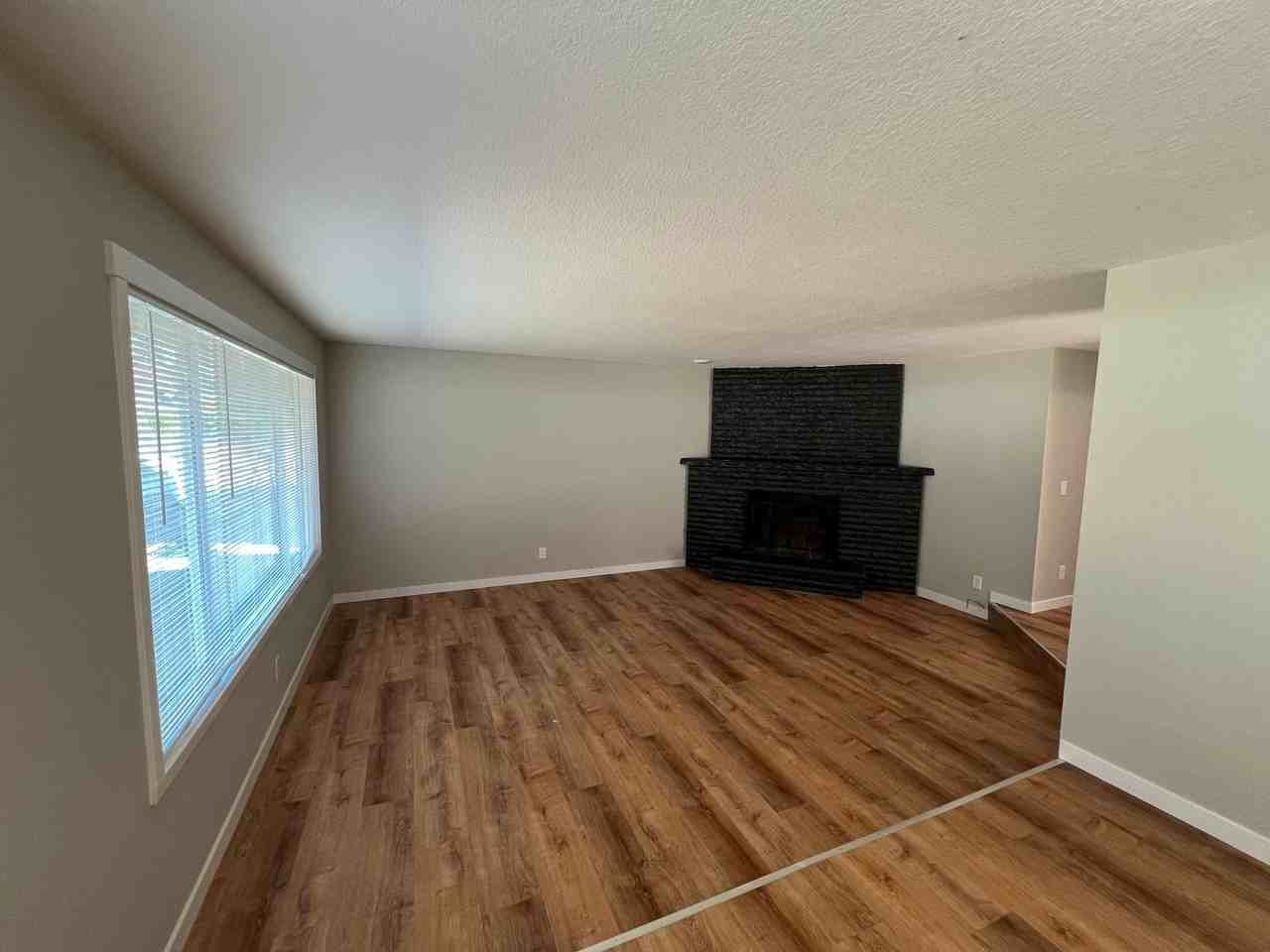 14520 Ne 74th St - Photo 6 of 28