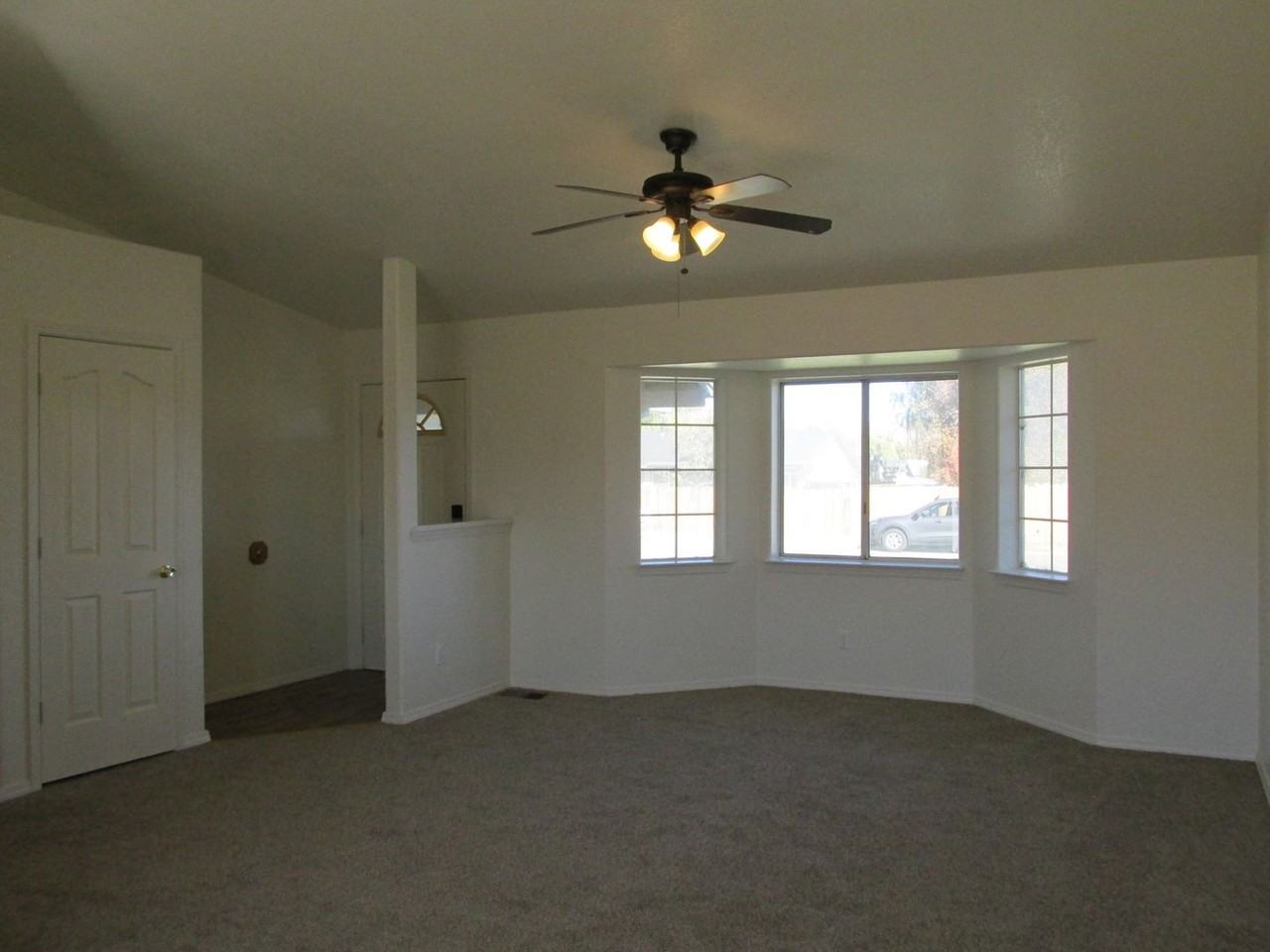 470-570 Cottonwood Rd - Photo 3 of 11