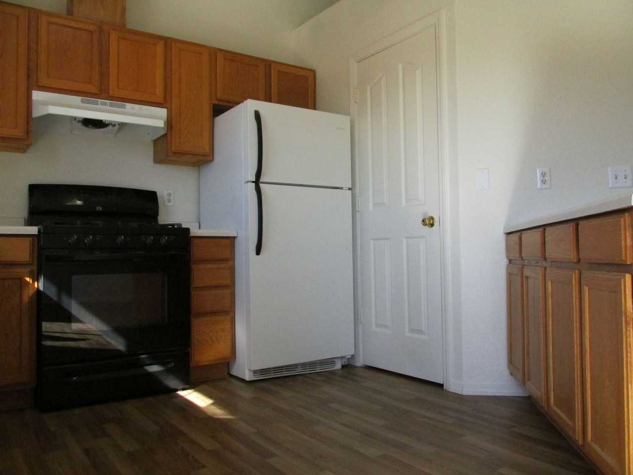 470-570 Cottonwood Rd - Photo 5 of 11