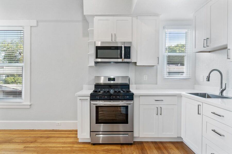 159 Emerson St #04 - Photo 2 of 32
