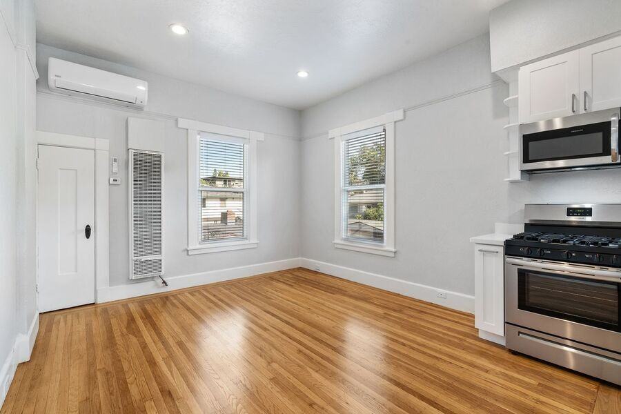 159 Emerson St #04 - Photo 6 of 32