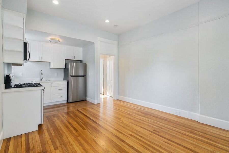 159 Emerson St #04 - Photo 7 of 32