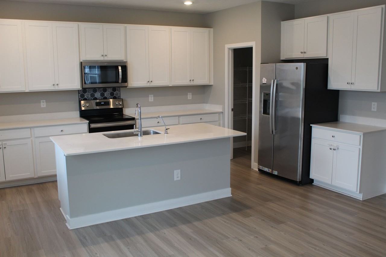 9555 Crossfield Rd - Photo 5 of 25