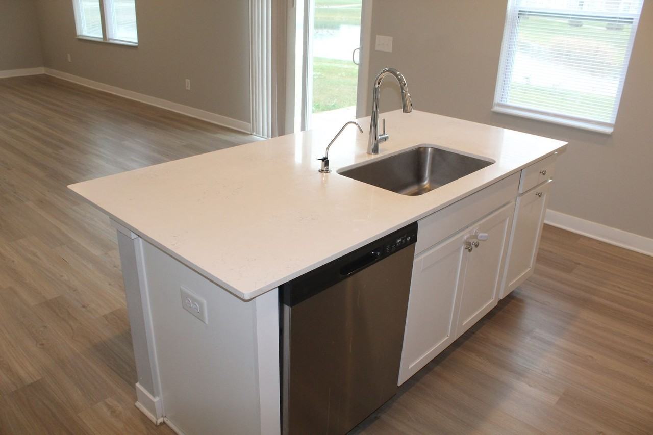 9555 Crossfield Rd - Photo 6 of 25