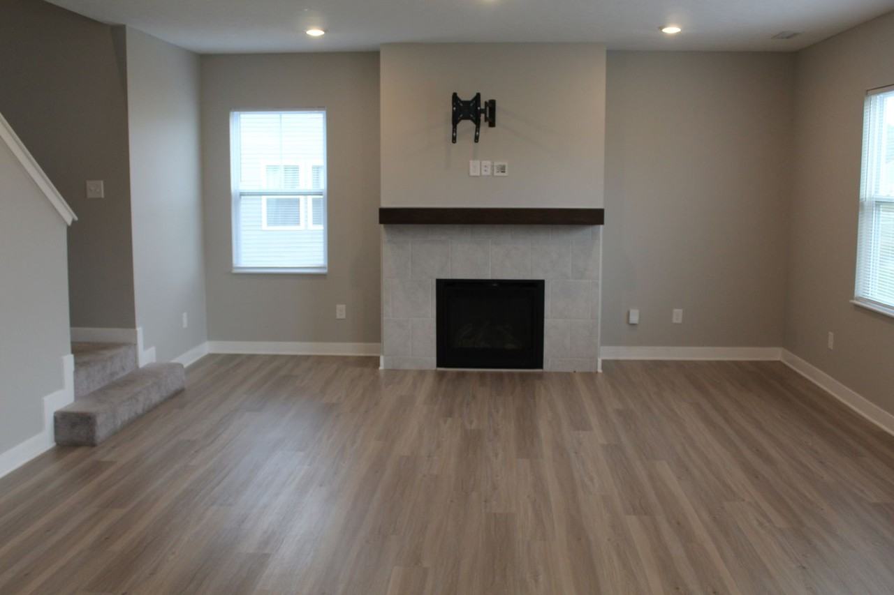 9555 Crossfield Rd - Photo 7 of 25