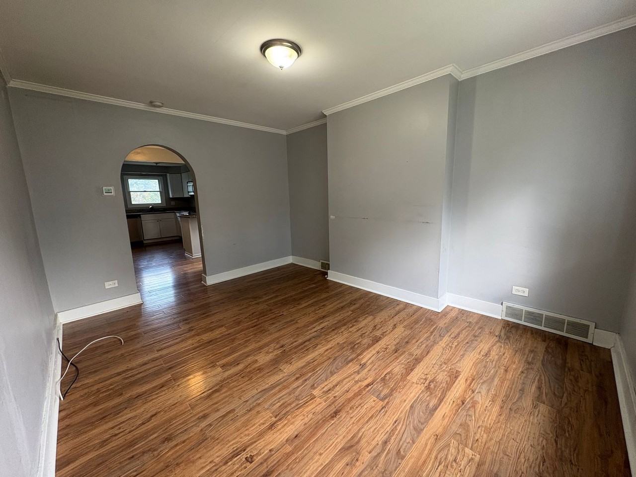 647 Center Ave - Photo 5 of 17