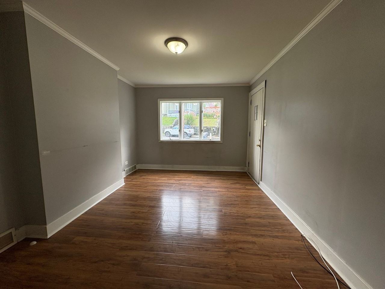647 Center Ave - Photo 6 of 17