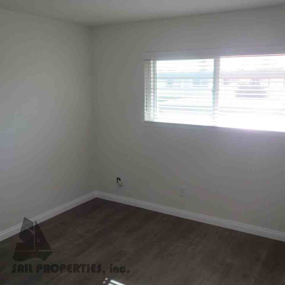 5662 Eastbourne Walk - Photo 5 of 31