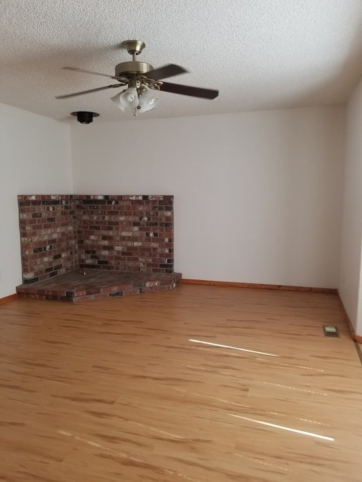 232 Ne 7th St - Photo 3 of 11