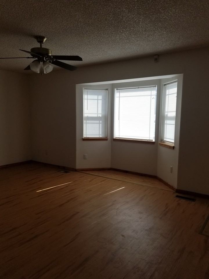 232 Ne 7th St - Photo 4 of 11