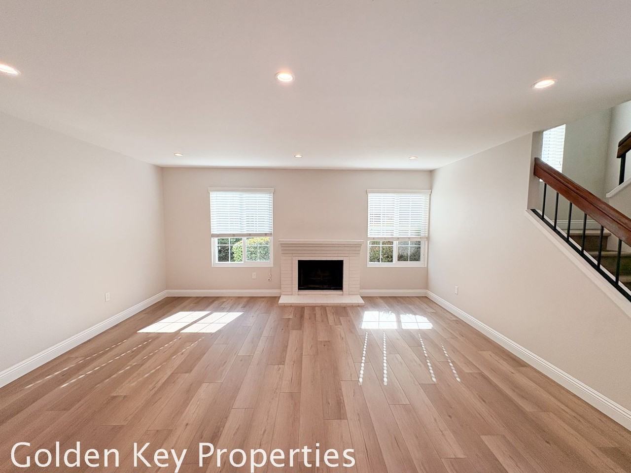 3784 Portland Ct - Photo 2 of 26