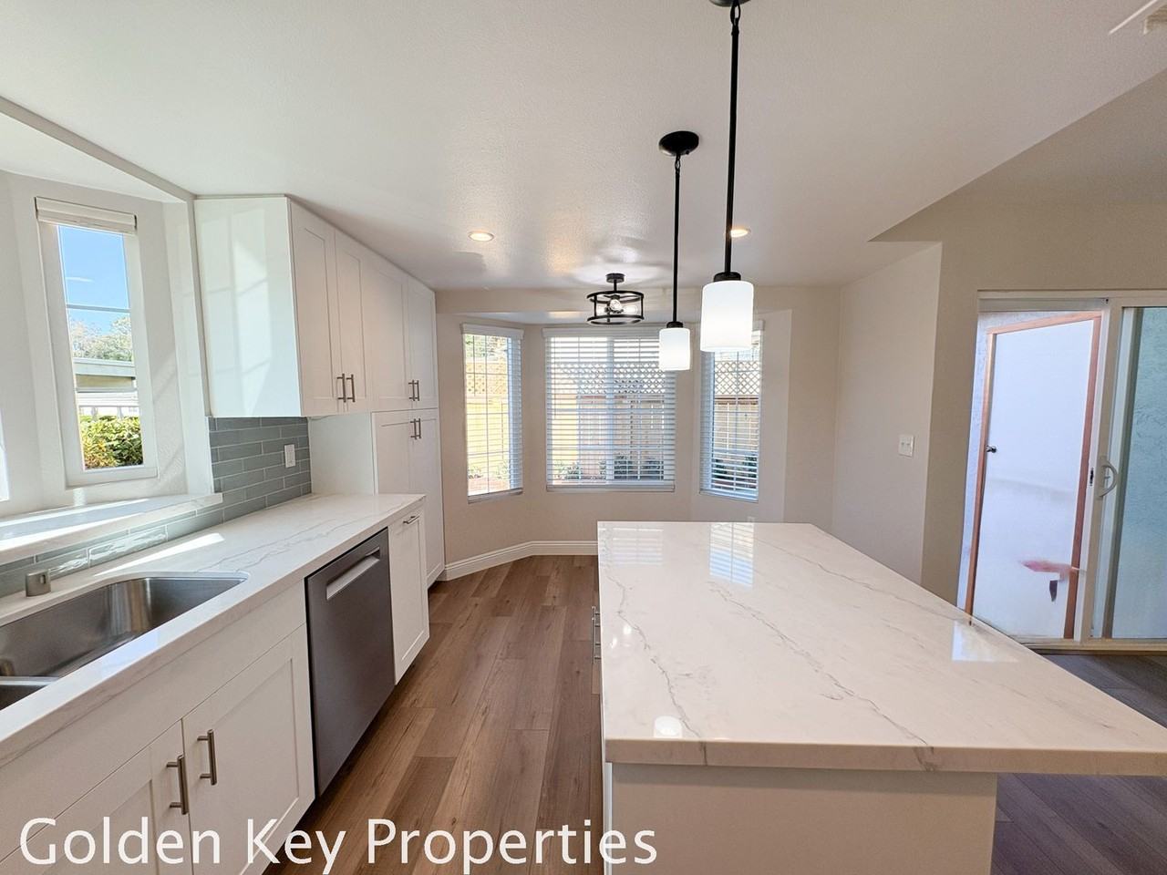 3784 Portland Ct - Photo 7 of 26