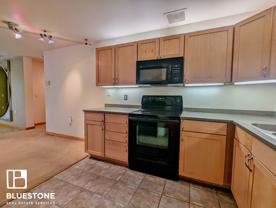 940 Nw Naito Pkwy #L14 - Photo 1 of 1